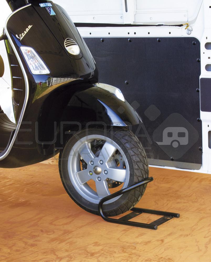 Moto Wheel Chock Front 05781-01